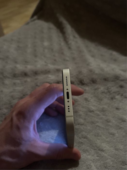 Айфон 13 на 128 гб.