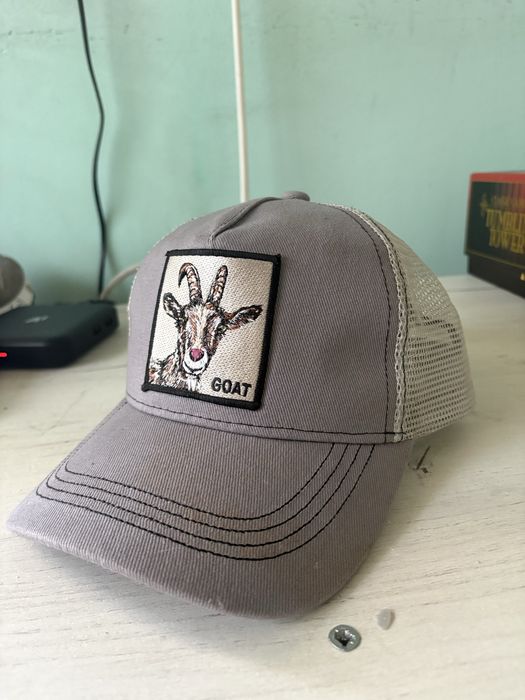 Лятни шапки с козирка