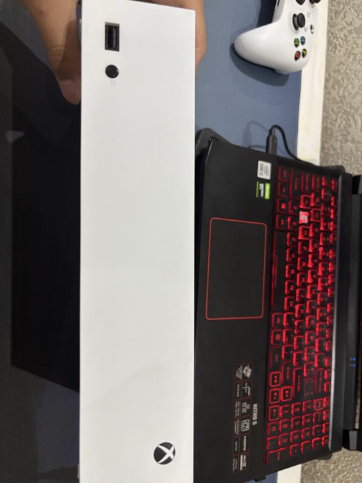 Продаю Xbox Series S