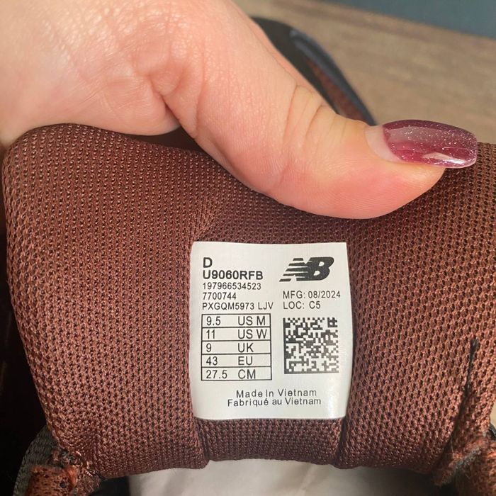 New Balance 9060 Oak - 40/41/42/43/45