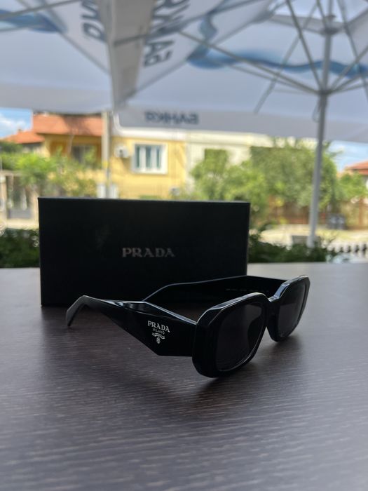 Слънчеви очила Prada