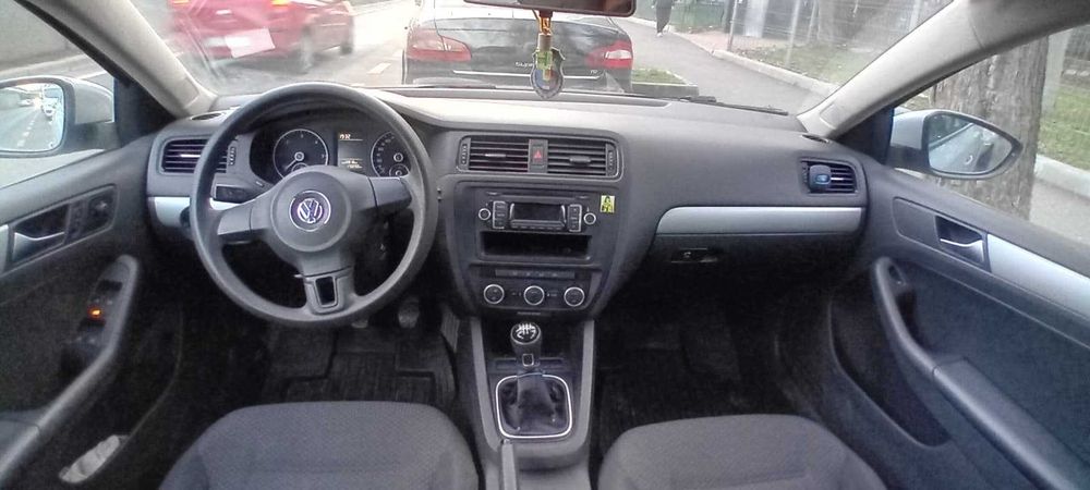Volkswagen Jetta 1.6 TDI – 2013 – 105 CP – stare perfectă, primul și unicul proprietar România