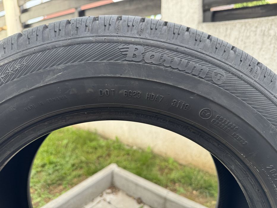 Vand anvelope cu jante 175 65 R14. 205 65 16C