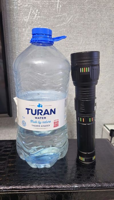 Ручной мощный прожектор - фонарь