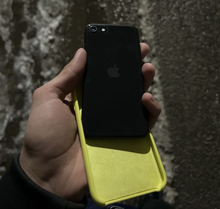 Айфон СЕ завод 64 гб