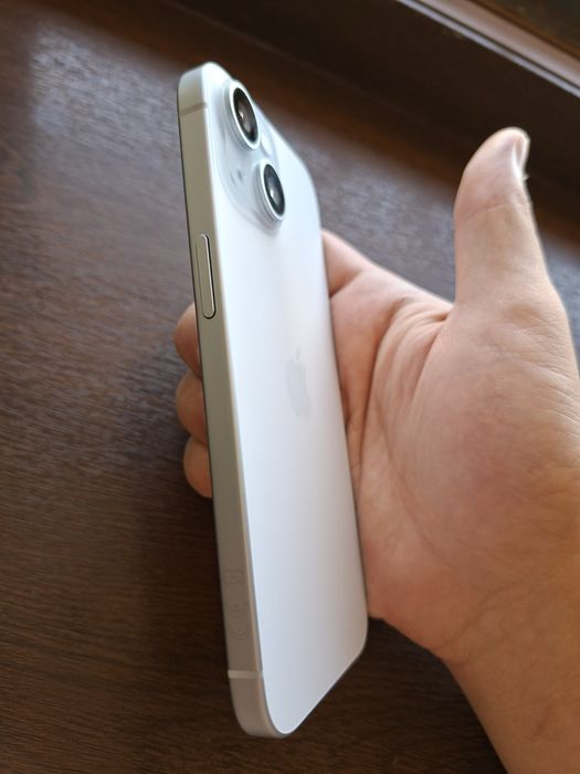 Iphone 15 128gb на гарантии 100% акб