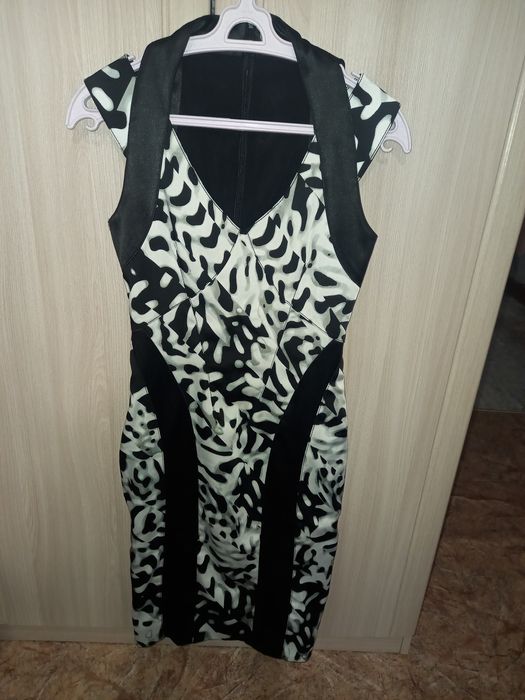 Продам платья, костюмы