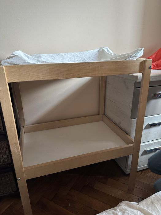 Masă de înfășat bebe