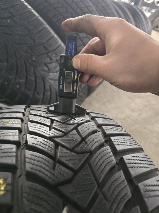 1 Брой Гума 225/55/17 Dunlop 6,8mm 22dot