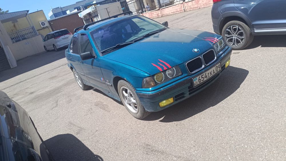 Продам бмв е36  на полном ходу.