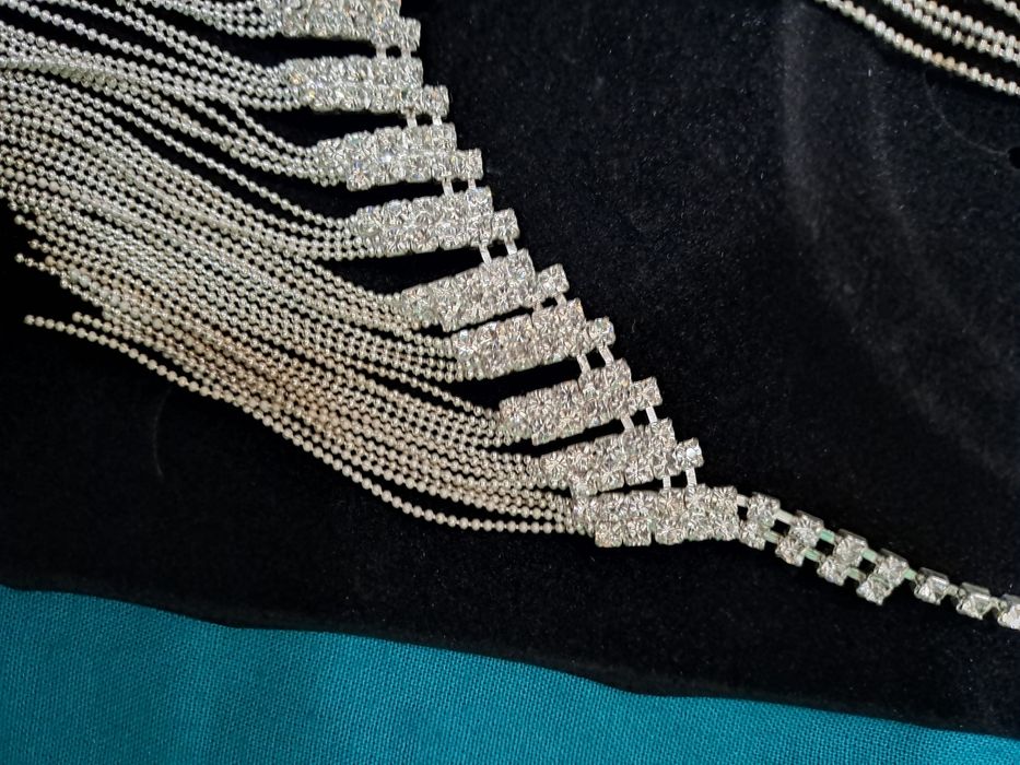 Английски комплект колие