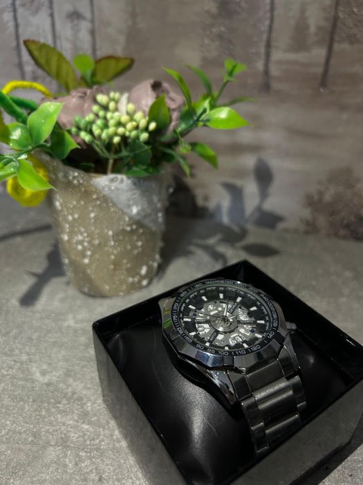 Продам Часы новые