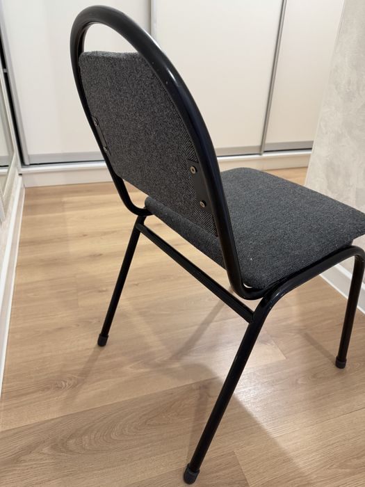 Продаётся компактный стол со стульчиком