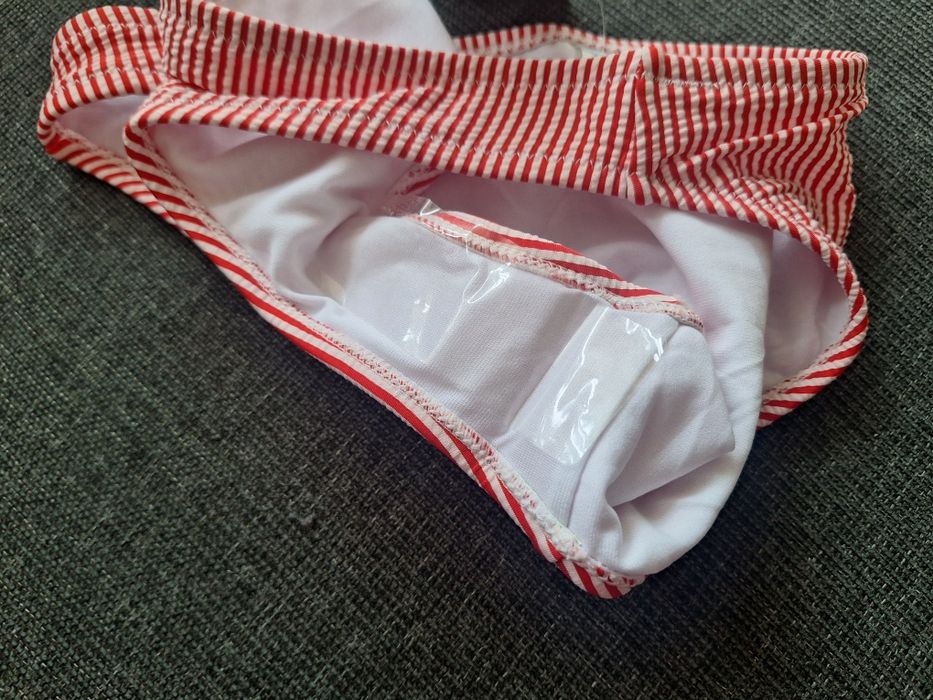 Slip (costum de baie) nou