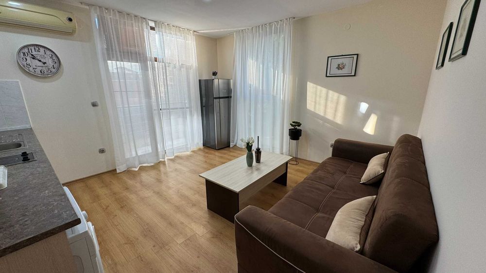 Обзаведен тристаен апартамент в близост до плажа, к-с „Нов изгрев“