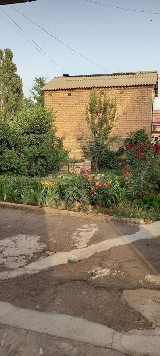 Продается дом в Алмалыке.