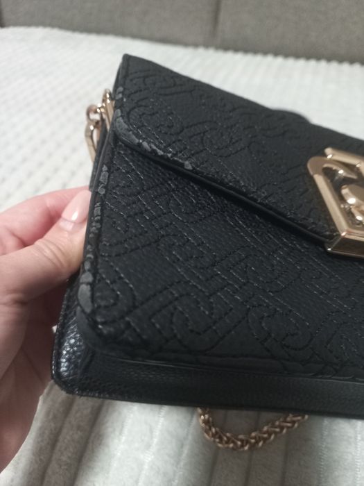 Дамска чанта Lio Jo и дамска раница River Island