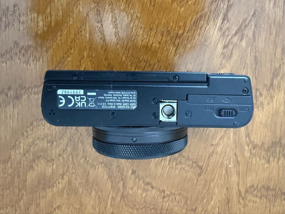 Sony RX100 vi , m6, premium , obbiectiv zeiss 24-200 mm f2.8 ca nou