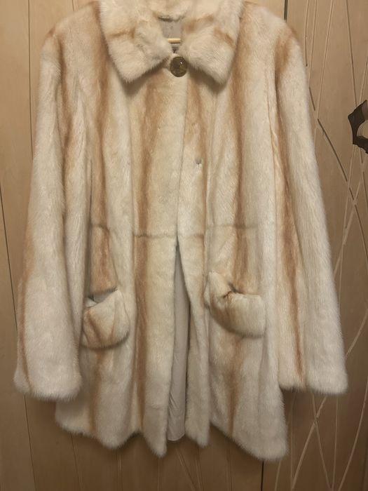 Haina trei sferturi din vizon tuns