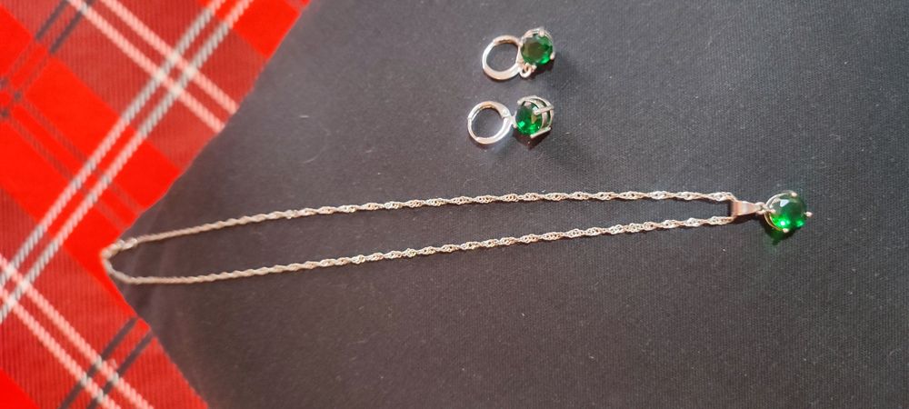 Серебряный комплект.