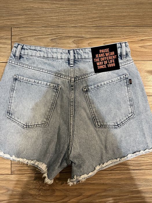 Къси панталонки Pause Jeans и пола панталон