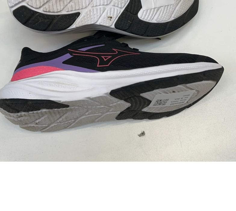 Дамски маратонки Mizuno  38 като нови