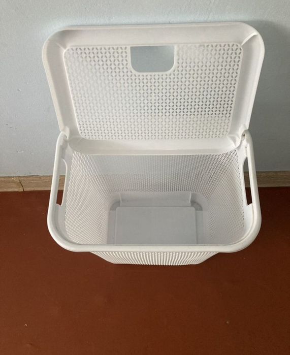 Бельевая корзина для ванны