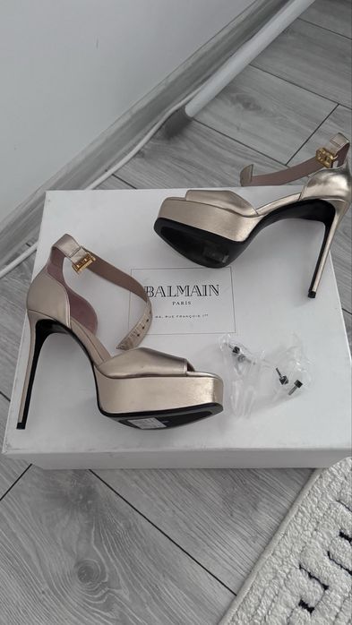 Sandale Balmain marimea 37 noi in cutie