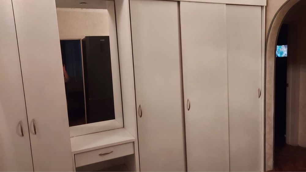 Отдам даром шкаф купе