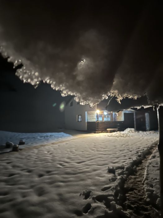 Vand cabana si teren 8ha