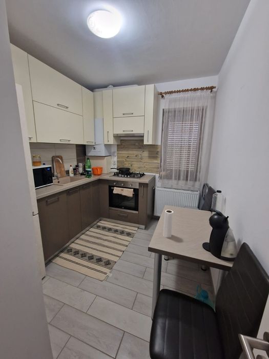 Închiriez apartament cu 3camere
