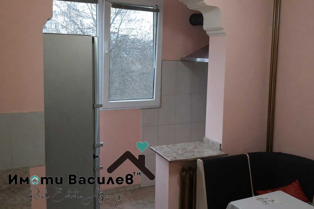 Продава се Тристаен апартамент в София, Център - 76 кв.м за 1467 €/кв.м - Снимка #2