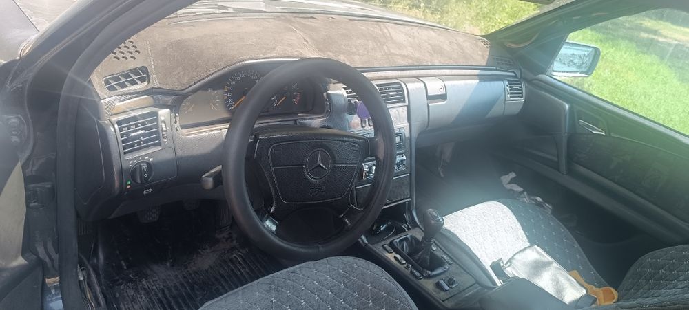 Продам Мерседес W210 3.2 МКПП