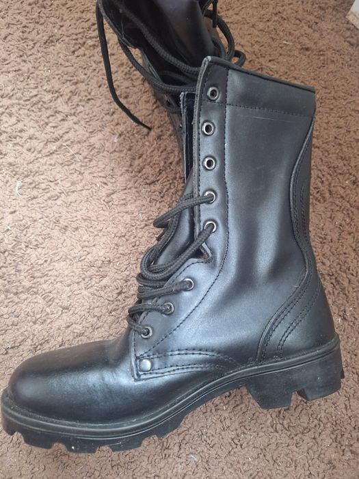 Продам берцы зимние