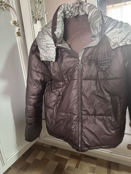 Продам куртки 44 размер