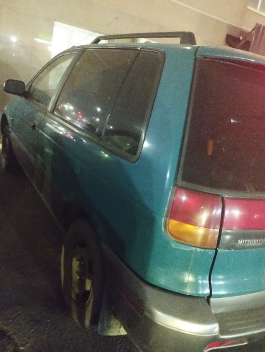 Митсубиси спейс вагон