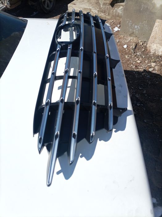 Продам решотку бампера Сонатта