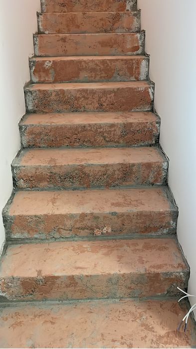 Mobilier din lemn masiv la comandă | Proiectare & LED integrate