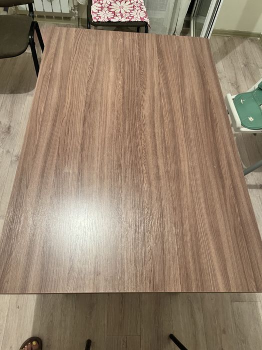 Обеденный стол