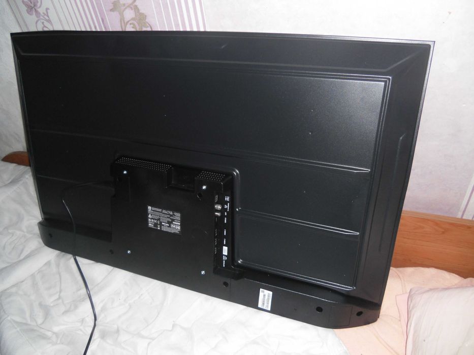 35. Продавам Телевизор PHILIPS Модел 43PUS7009/05 43”-НОВ -повреден.