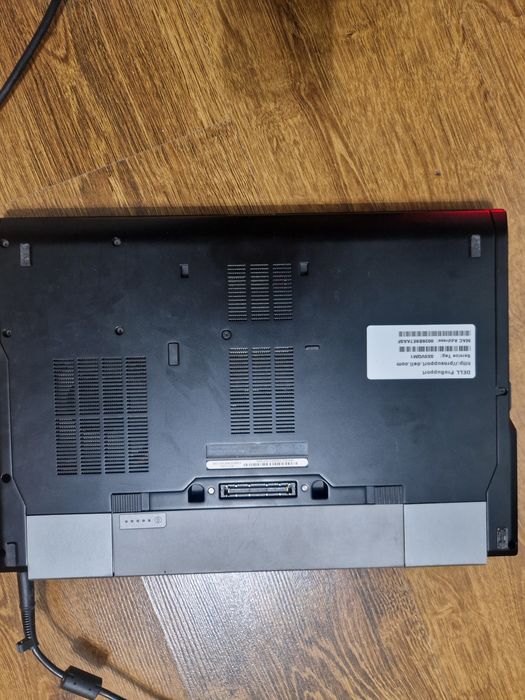 Vand laptop mana a doua