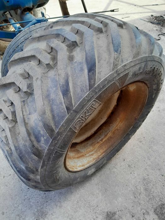 Vand cauciucuri  remorca