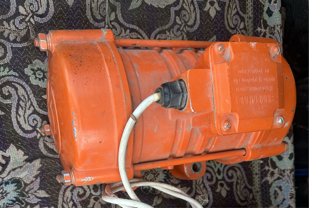 Продам вибраторы площадочные