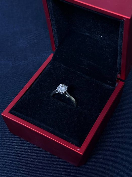 Кольцо с бриллиантами