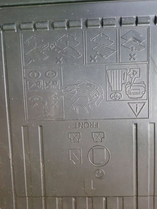 Продам полики на РАВ4 новые