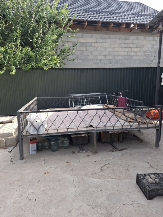 Продам железный тапчан