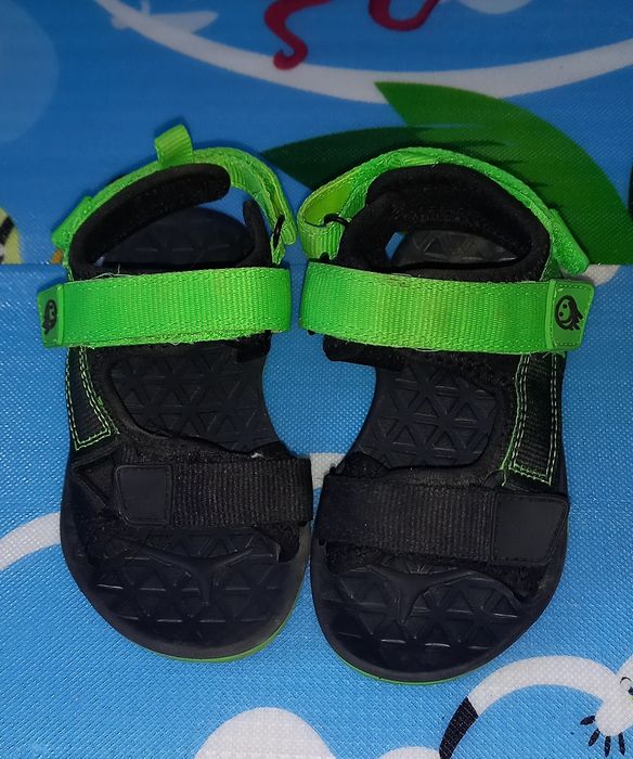 Продам детскую обувь для мальчика