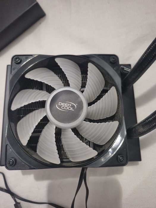 Vand componente pentru calculator