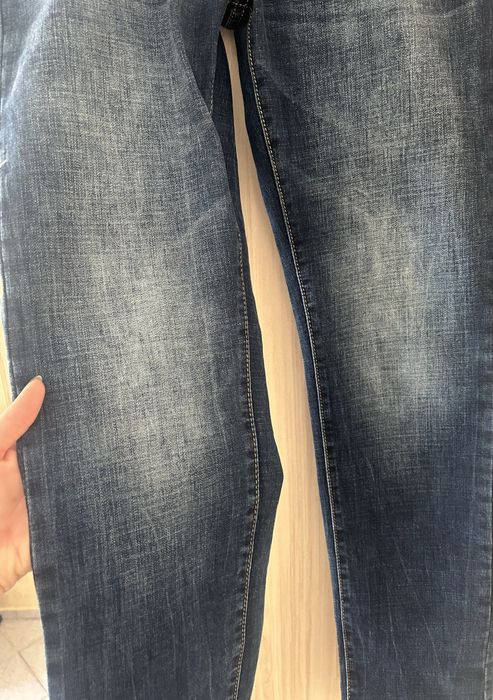 Мъжки дънки с етикет