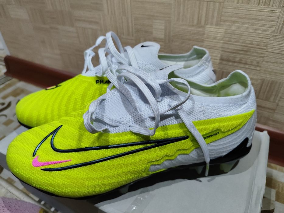 Спортивная обувь